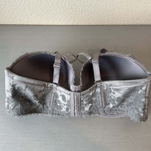 TORRID 42DDD convertible padded grey lace bra underwire strappy, like new - Picture 2 of 4
